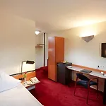 Otel Schloss Reinach