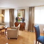Schloss Reinach 4*