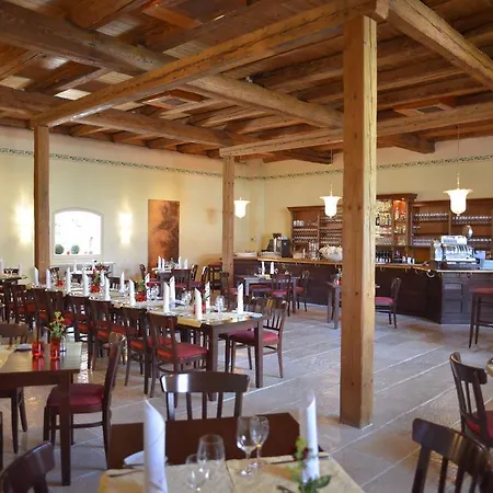 Schloss Reinach 4*