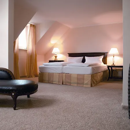 Hotel Schloss Reinach 4*