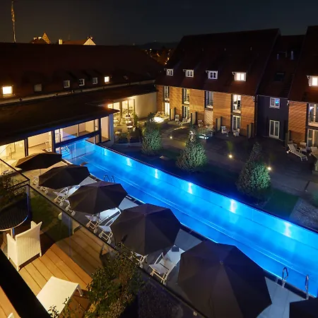 Otel Schloss Reinach 4*