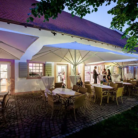 Schloss Reinach Hotel