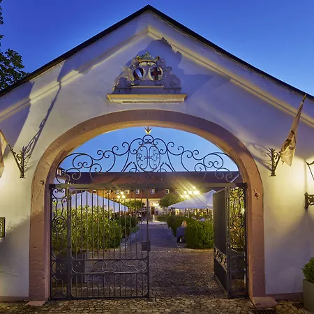 호텔 Schloss Reinach 4*