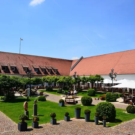 호텔 Schloss Reinach 4*