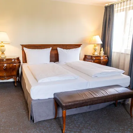 Schloss Reinach Hotel