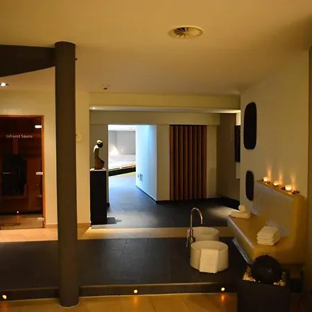 Schloss Reinach 4*