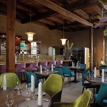 Schloss Reinach 4*