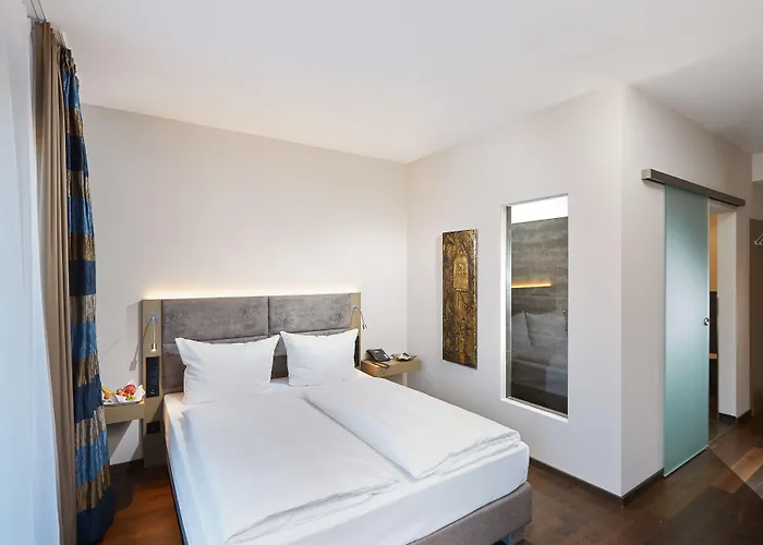 Отель Schloss Reinach 4*