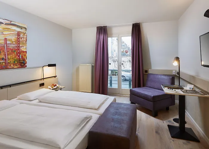 Отель Schloss Reinach