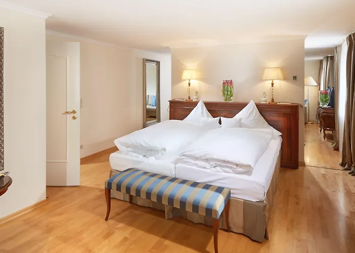 Schloss Reinach Отель