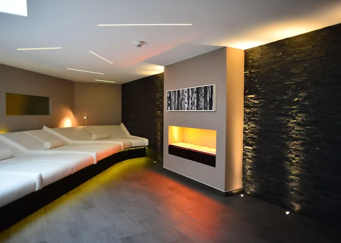 Schloss Reinach Отель