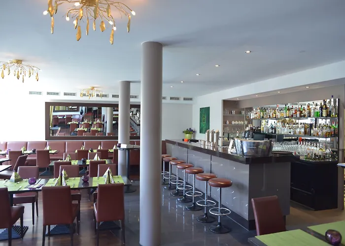 Отель Schloss Reinach