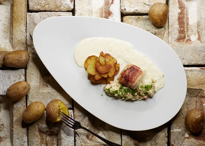 Schloss Reinach Отель