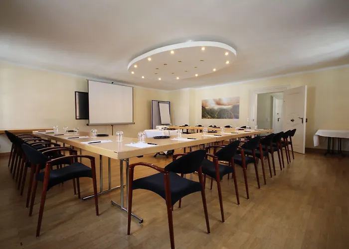 Отель Schloss Reinach