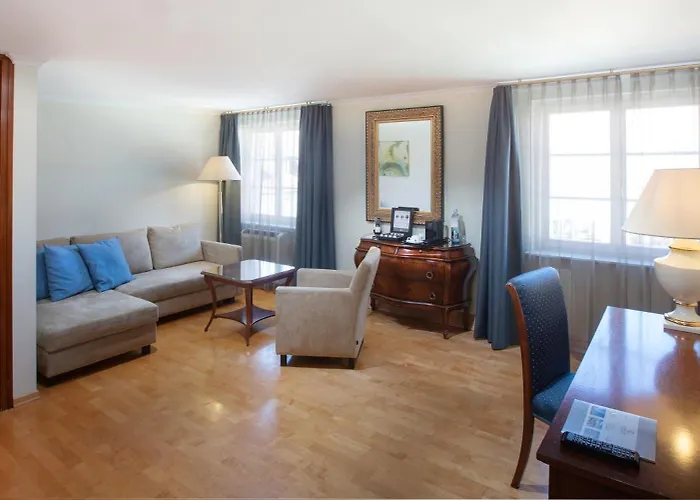 Schloss Reinach Отель Фрайбург